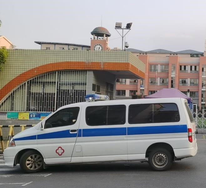 馆陶救护车出租护送骨折病人一公里多少钱